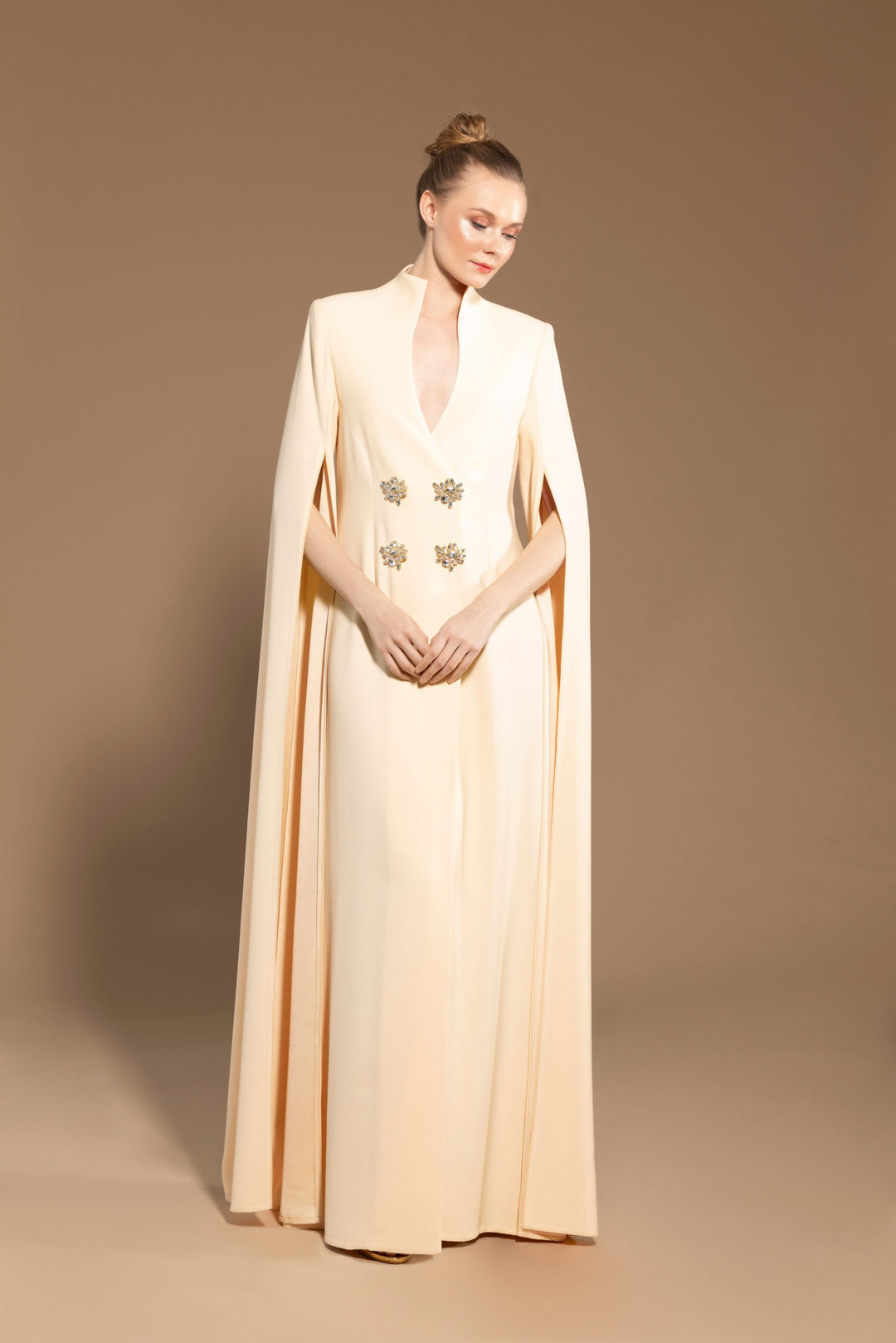 Altın Düğmeli Krem Kaftan