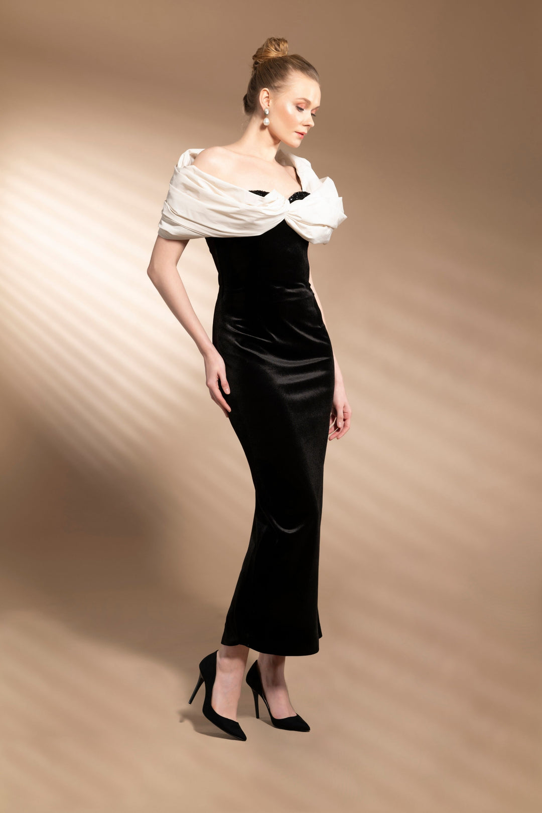 Black & Cream Contrast Dress Hand-Embroidered Sweetheart Neckline Dilek Hanif Black & Cream Contrast Dress Hand-Embroidered Sweetheart Neckline Dilek Hanif